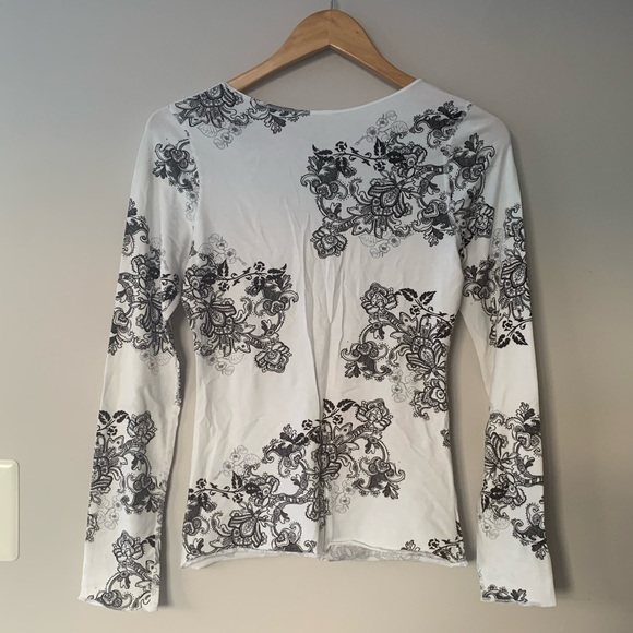 Lululemon long sleeve tee - Picture 6 of 6